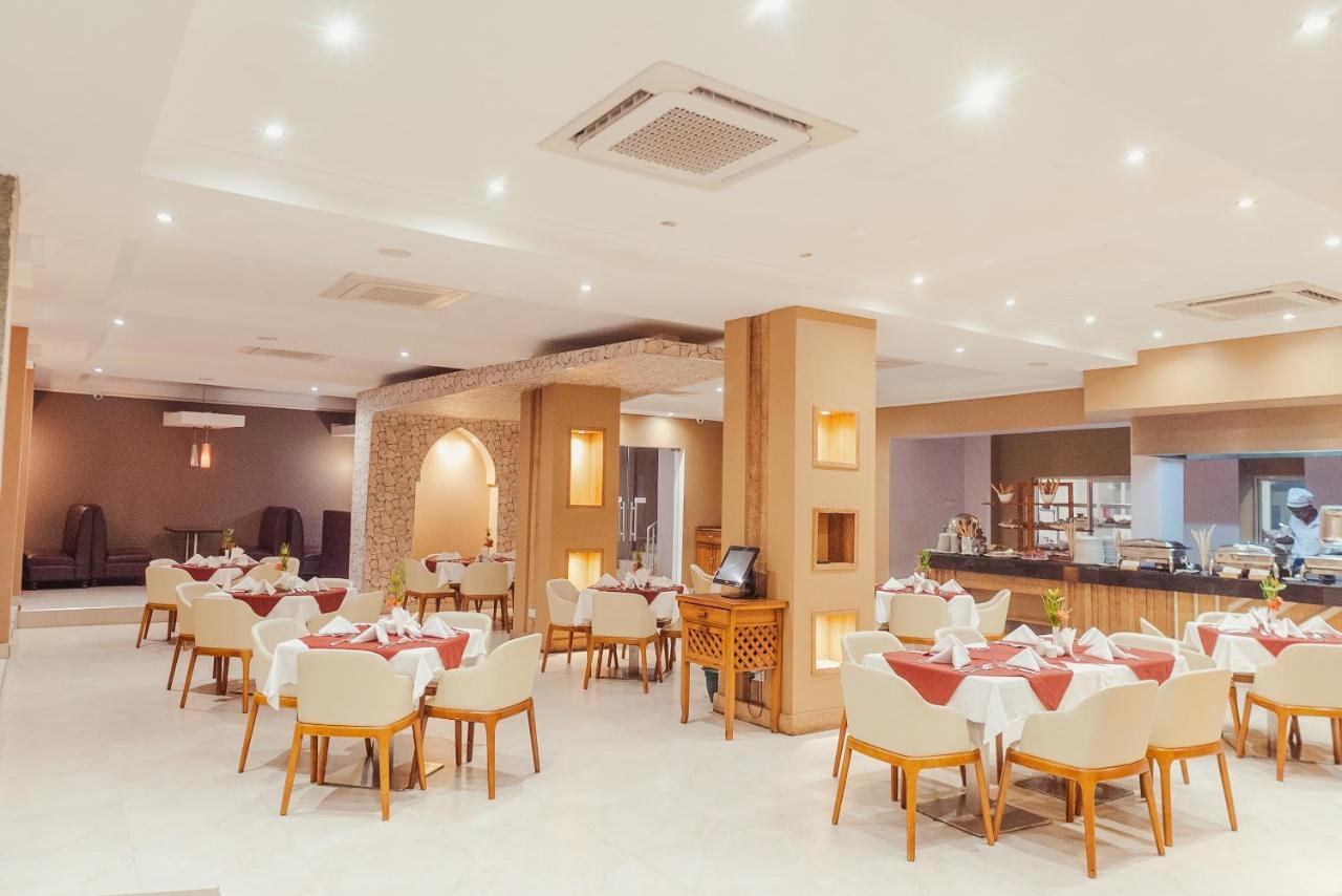 Tanga Beach Resort & Spa Ngoại thất bức ảnh