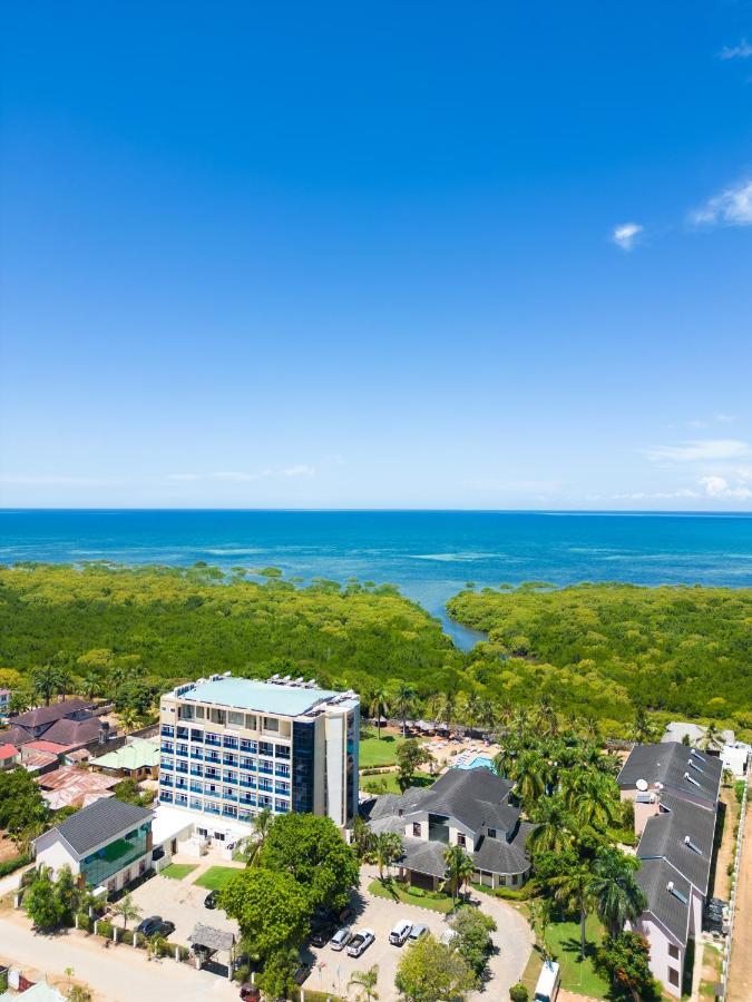 Tanga Beach Resort & Spa Ngoại thất bức ảnh