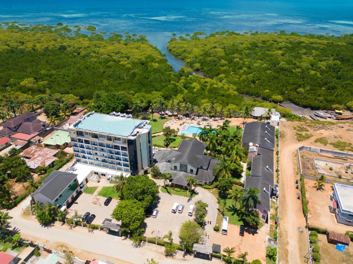 Tanga Beach Resort & Spa Ngoại thất bức ảnh
